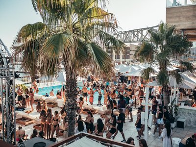 Strandclub Barcelona gehen